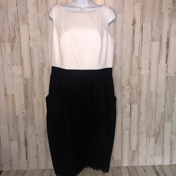 Carmen Marc Valvo Dresses & Skirts - Carmen Marc Valvo Black Eyelet Lace Two Tone Dress